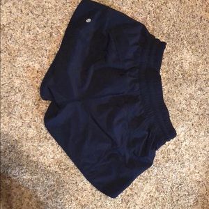 Lululemon Tracker Short V* 4”